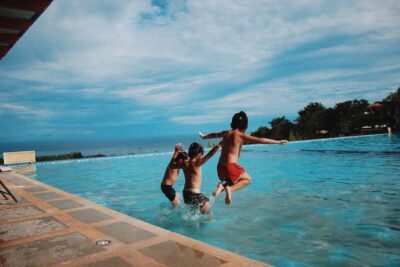 Piscinas municipales cerca de mí
